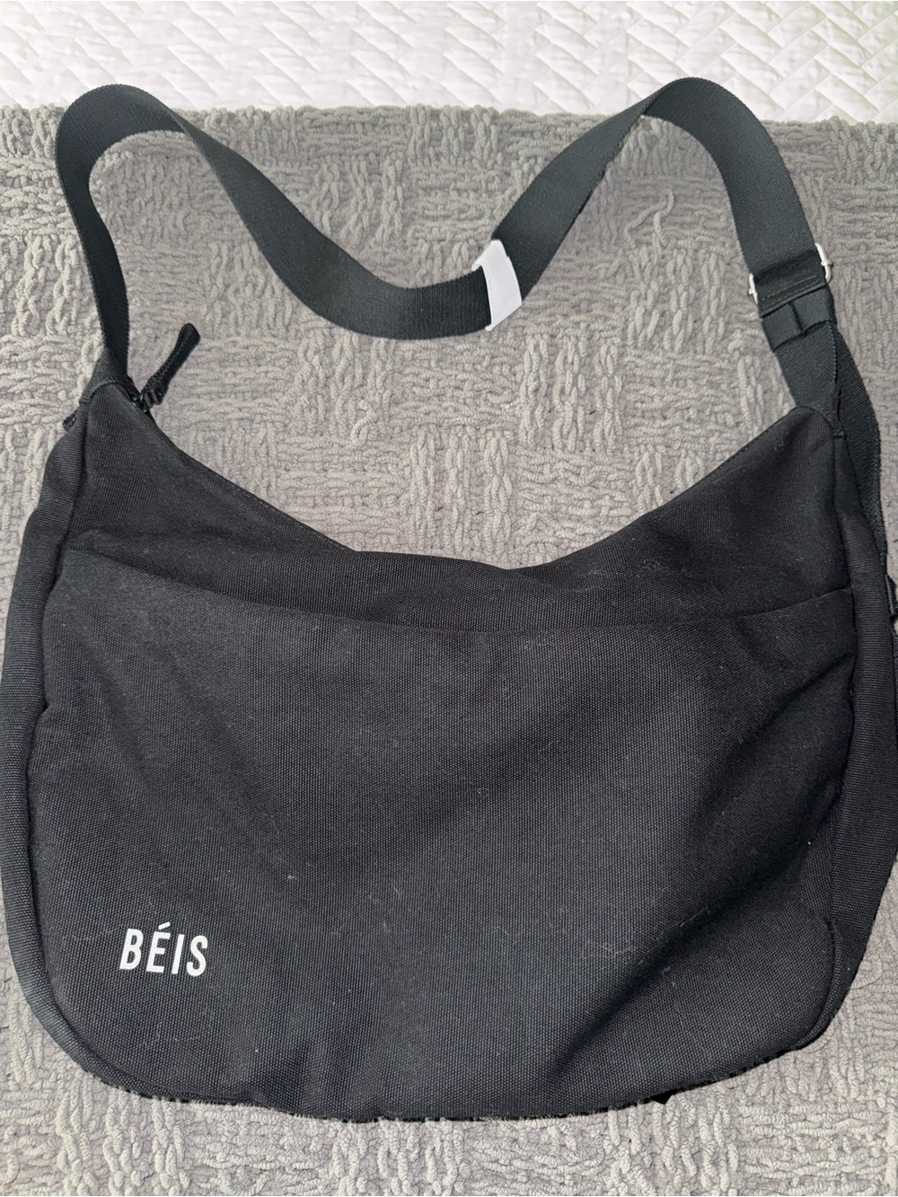BÉIS NWT Black Crossbody Sling Bag
